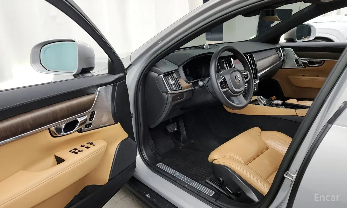 Фото 10 - Volvo V90