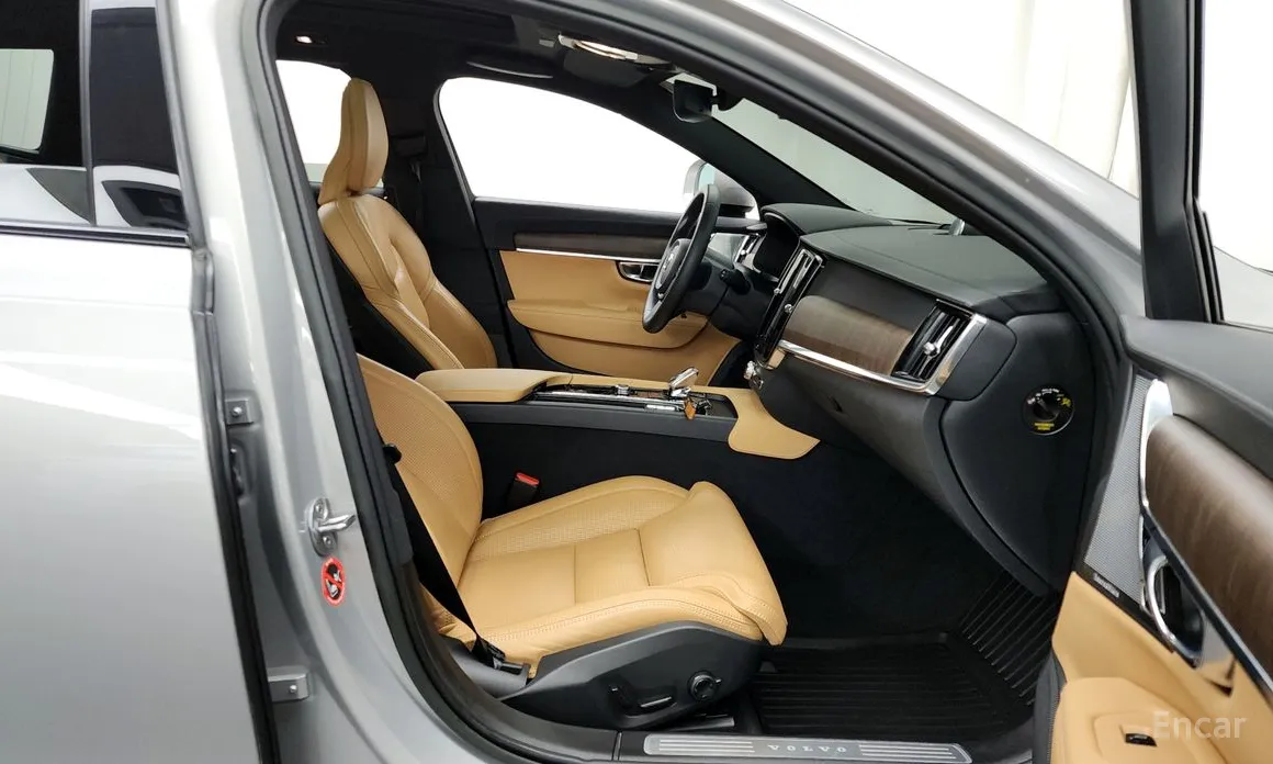 Фото 11 - Volvo V90