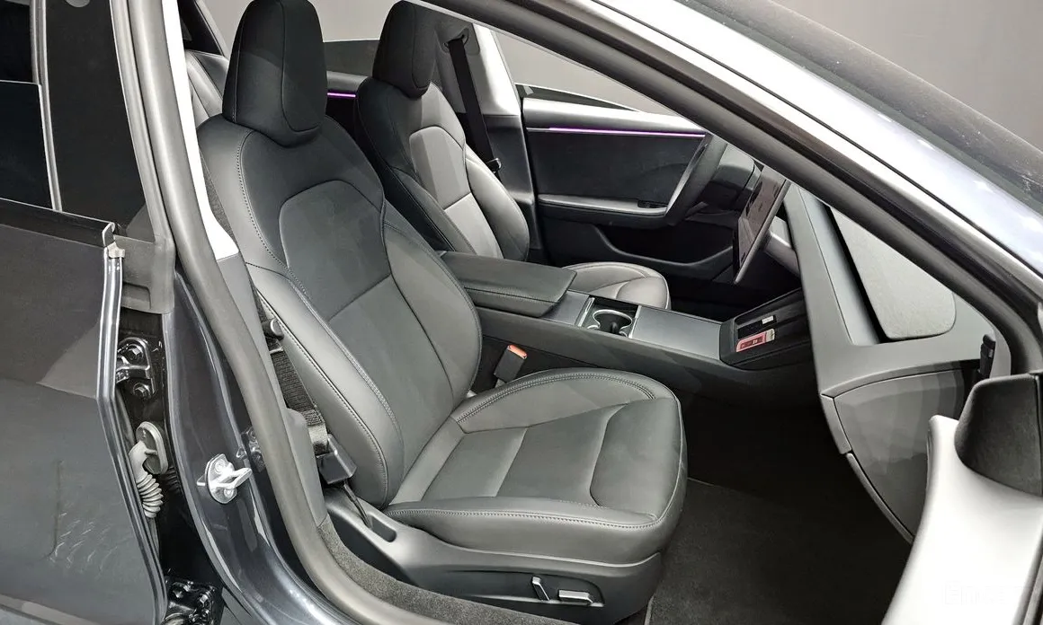 Фото 12 - Tesla Model 3