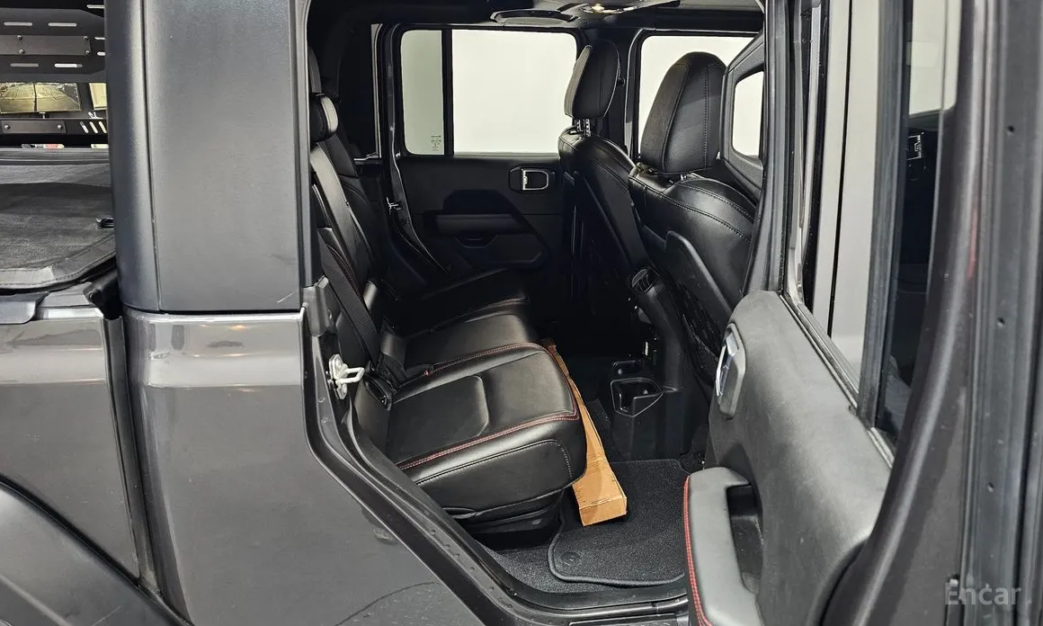 Фото 12 - Jeep Gladiator