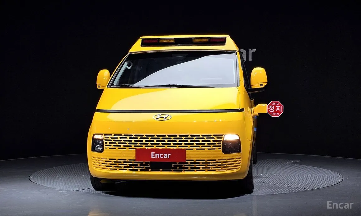 Фото 3 - Hyundai Staria