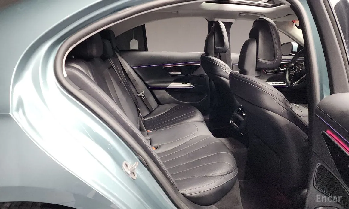 Фото 12 - Mercedes-Benz E-Class