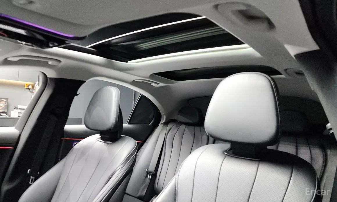 Фото 18 - Mercedes-Benz E-Class