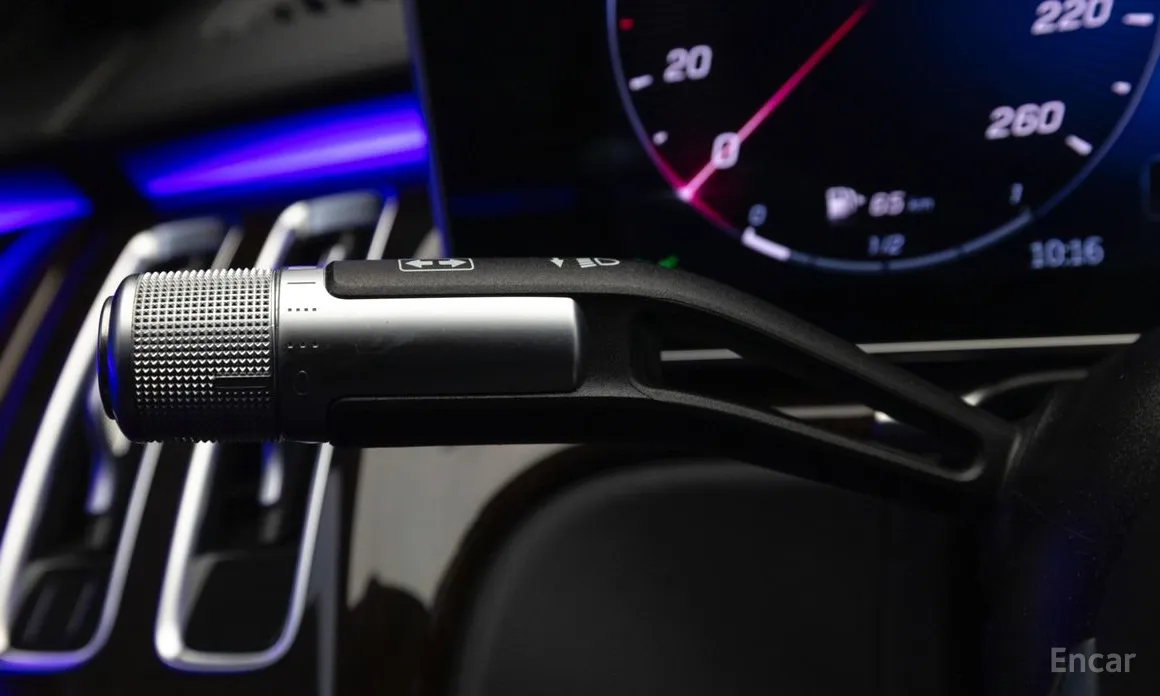 Фото 18 - Mercedes-Benz S-Class