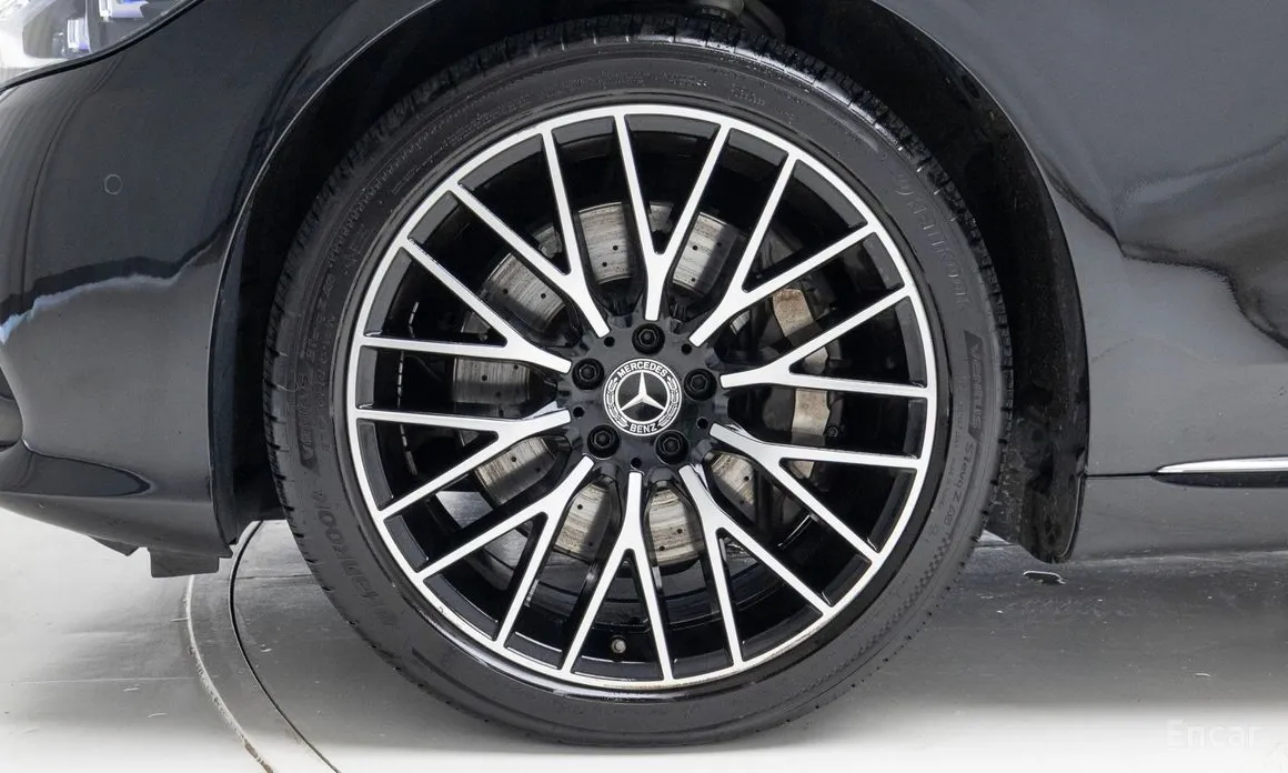 Фото 5 - Mercedes-Benz S-Class