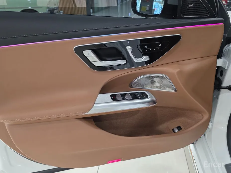 Фото 14 - Mercedes-Benz E-Class