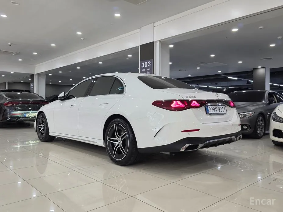 Фото 2 - Mercedes-Benz E-Class