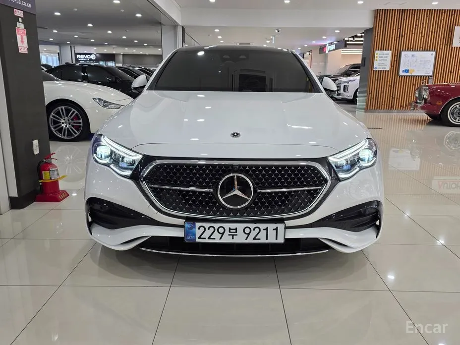 Фото 3 - Mercedes-Benz E-Class