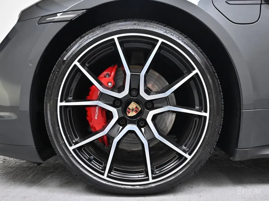 Фото 5 - Porsche Taycan