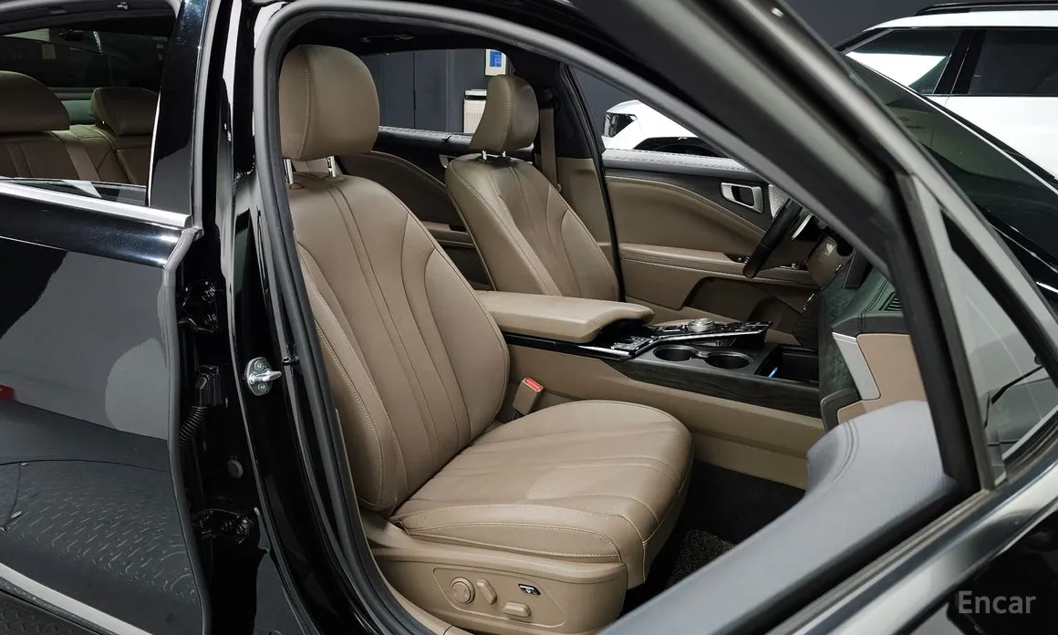 Фото 16 - Kia K8