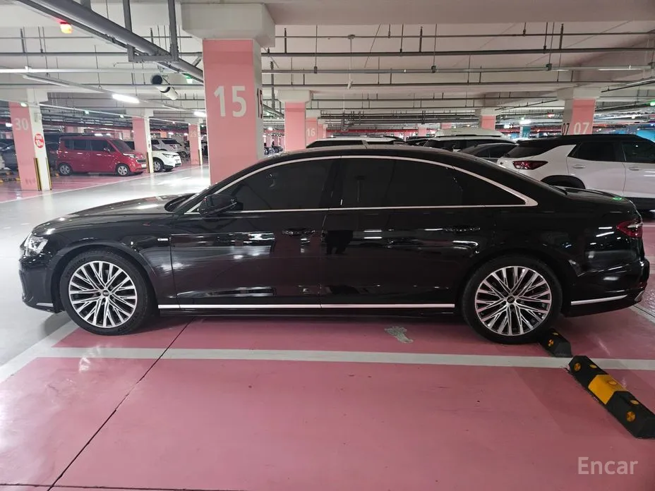 Фото 4 - Audi A8