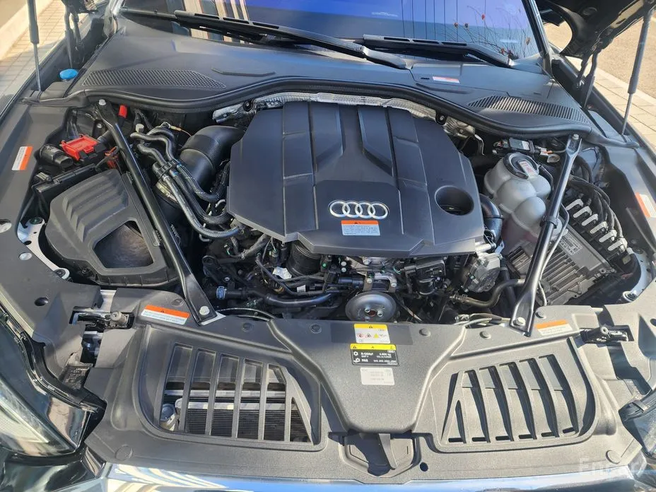 Фото 5 - Audi A8