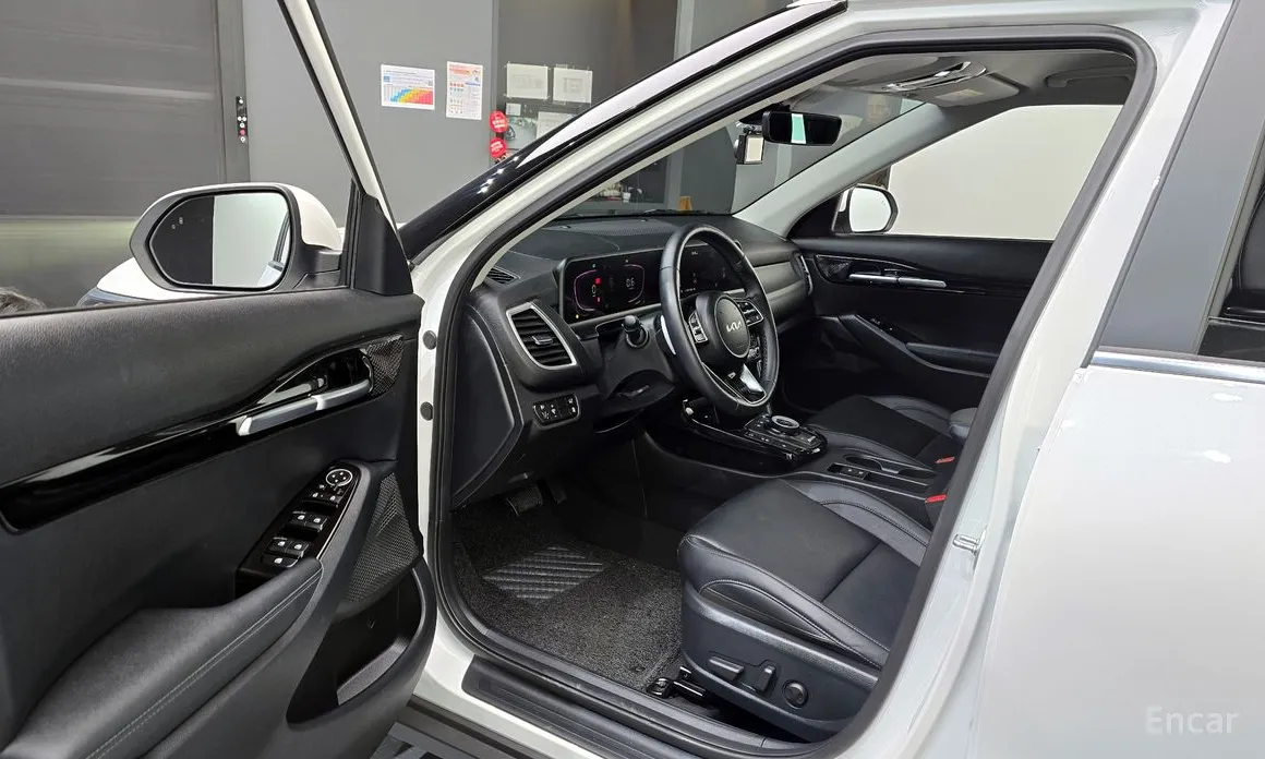 Фото 10 - Kia Seltos