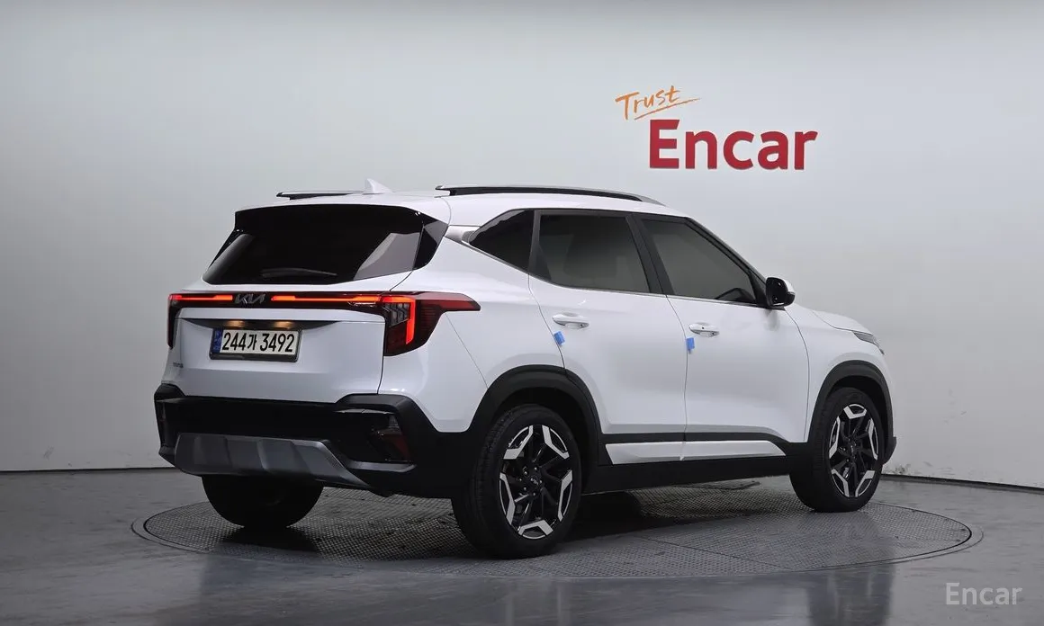 Фото 2 - Kia Seltos