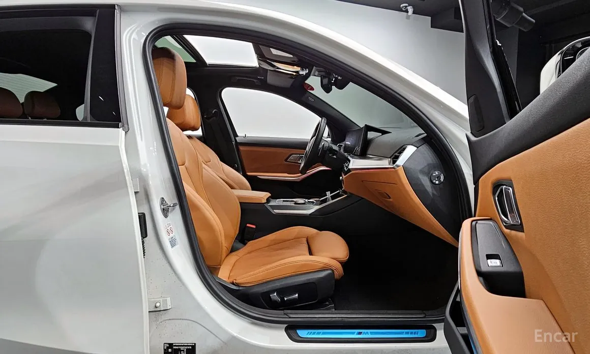 Photo 10 - BMW 3 Series