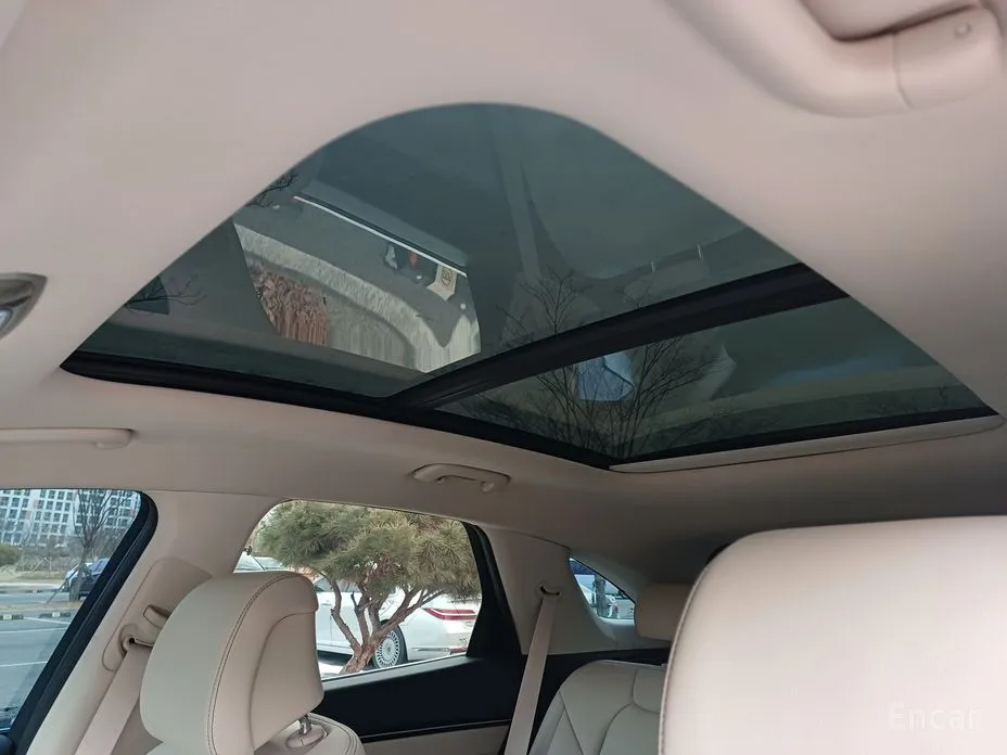 Фото 11 - Genesis GV70