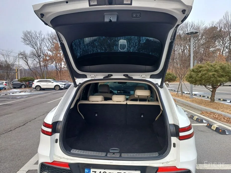 Фото 15 - Genesis GV70