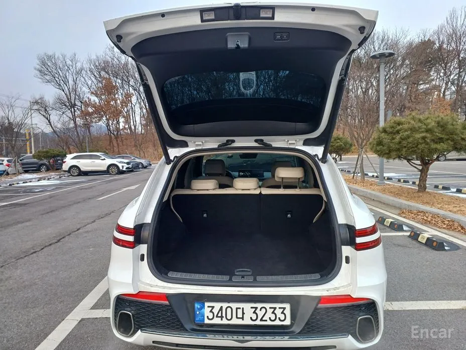 Фото 16 - Genesis GV70