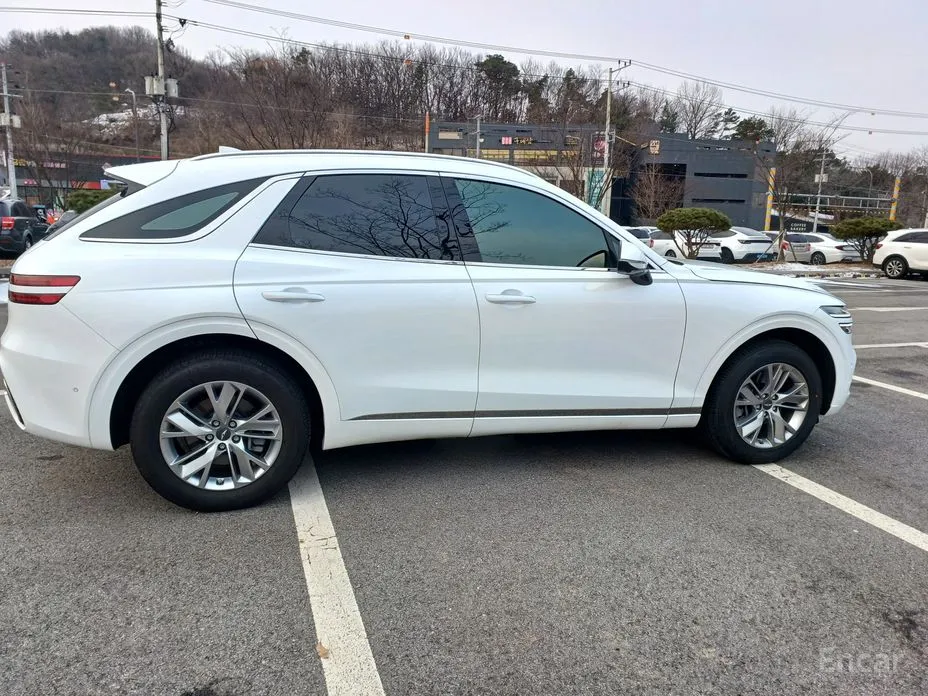 Фото 3 - Genesis GV70