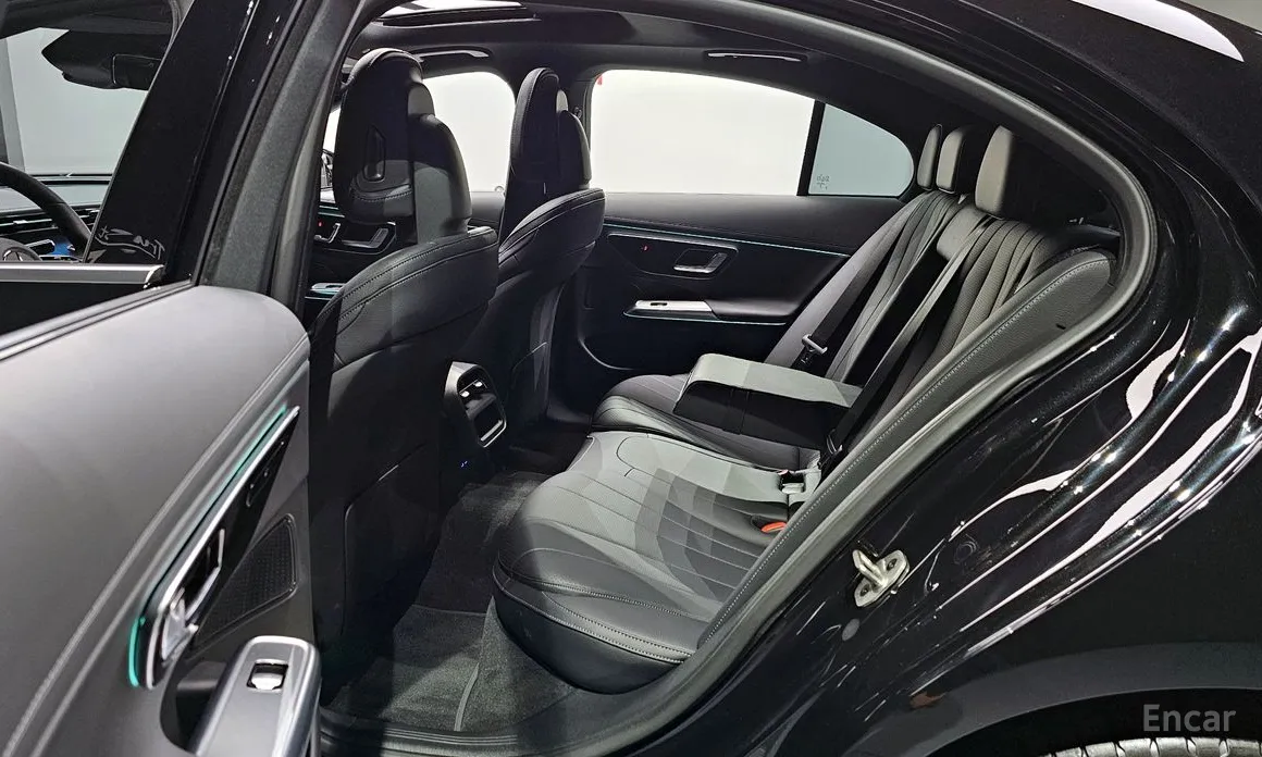 Фото 12 - Mercedes-Benz E-Class