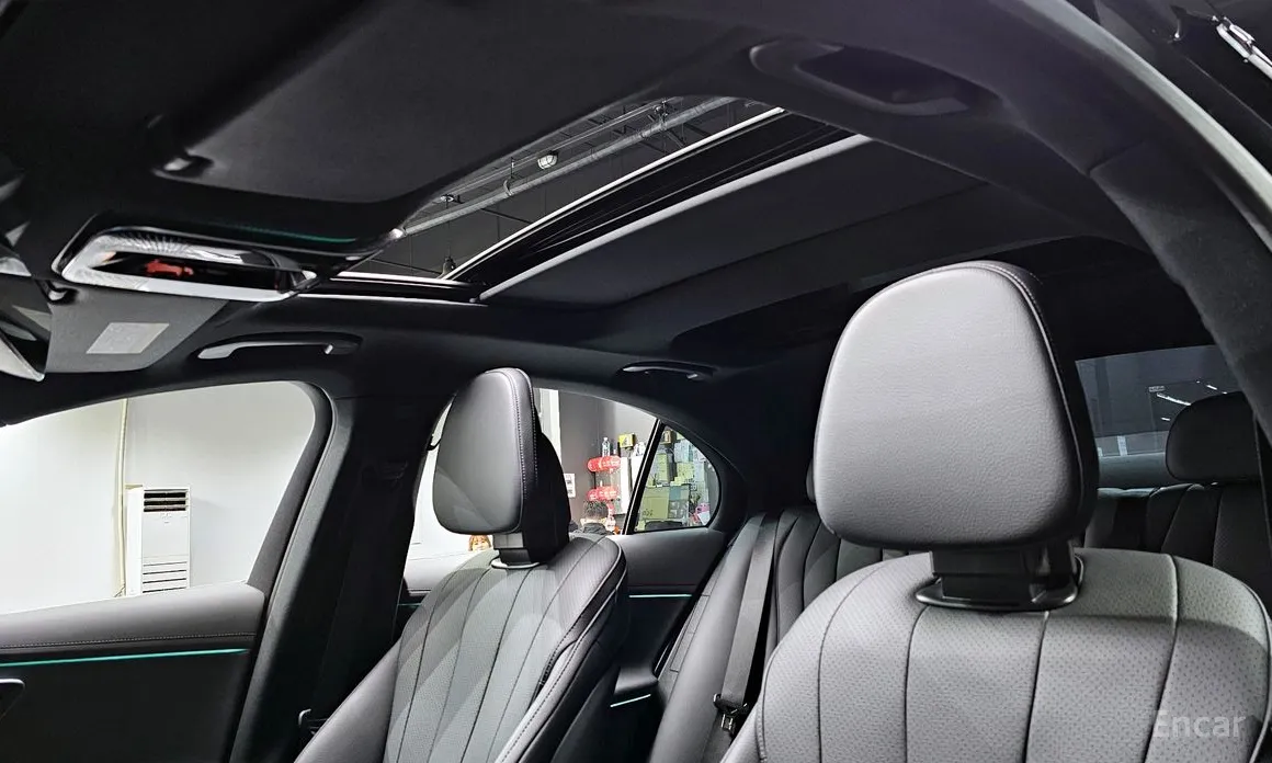 Фото 19 - Mercedes-Benz E-Class