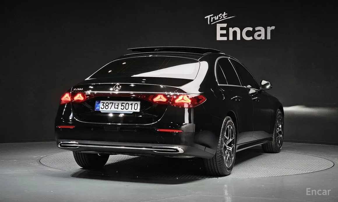 Фото 2 - Mercedes-Benz E-Class