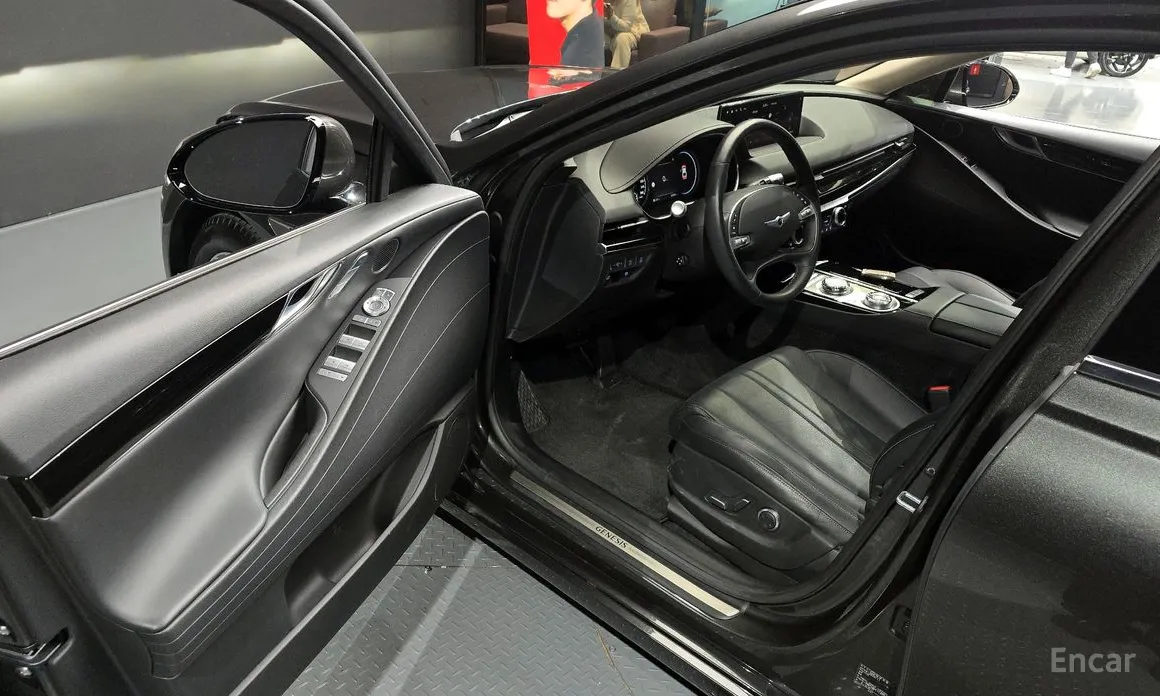 Фото 10 - Genesis G80