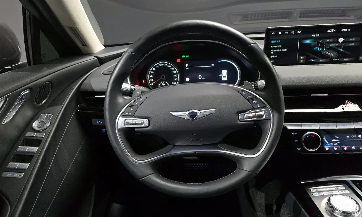 Фото 13 - Genesis G80