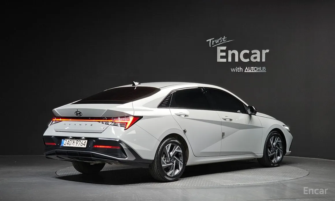 Фото 2 - Hyundai Avante