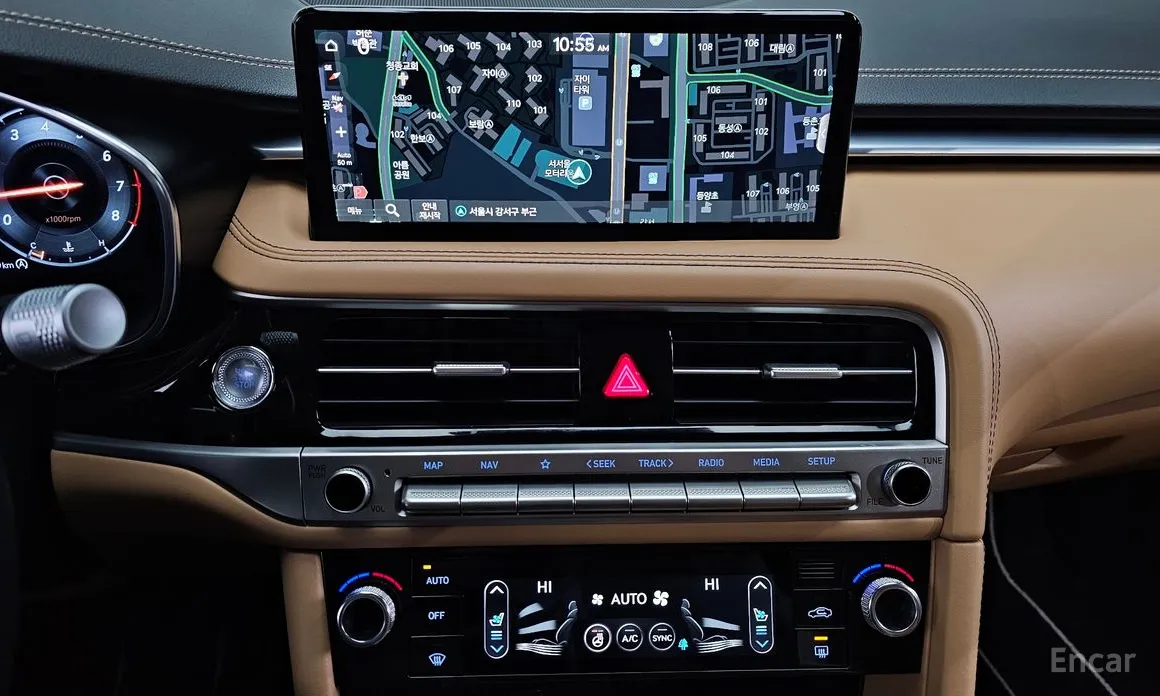 Фото 14 - Genesis G70