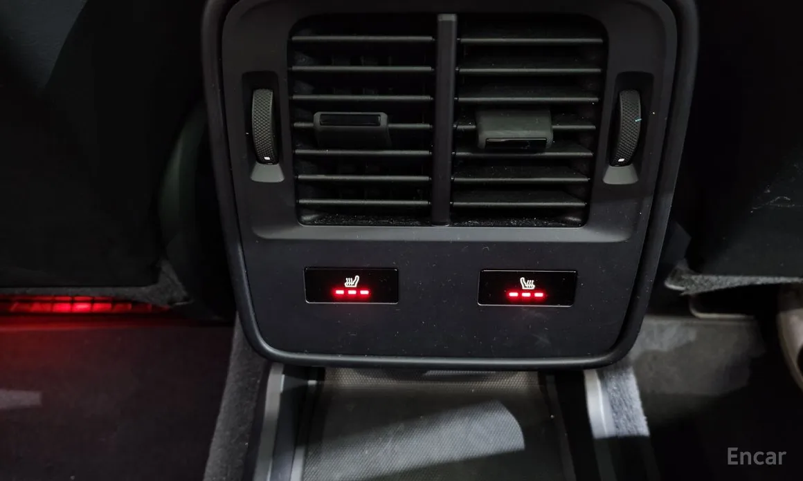 Фото 17 - Porsche Taycan