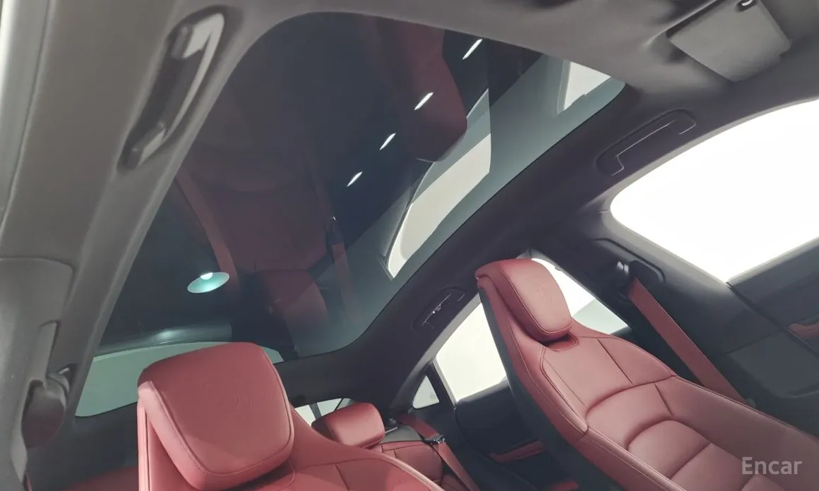 Фото 18 - Porsche Taycan