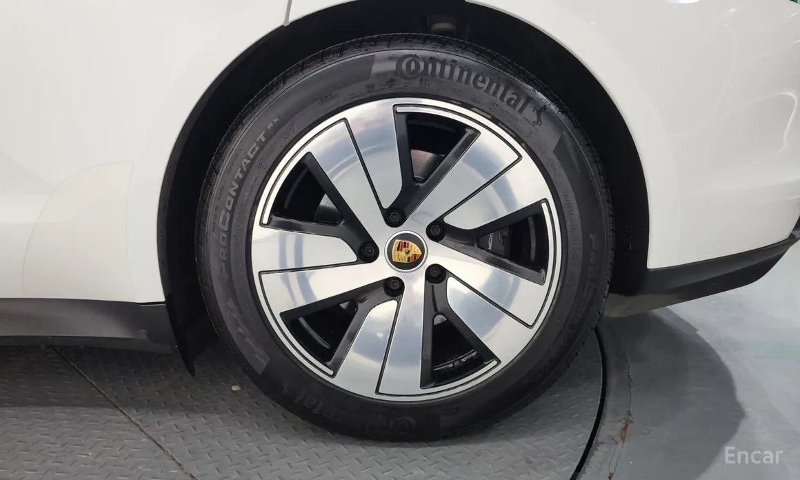 Фото 5 - Porsche Taycan