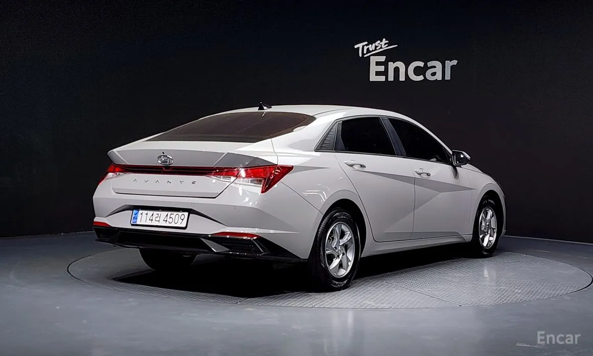 Фото 2 - Hyundai Avante