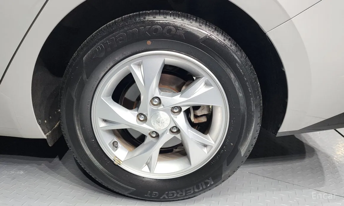 Фото 5 - Hyundai Avante