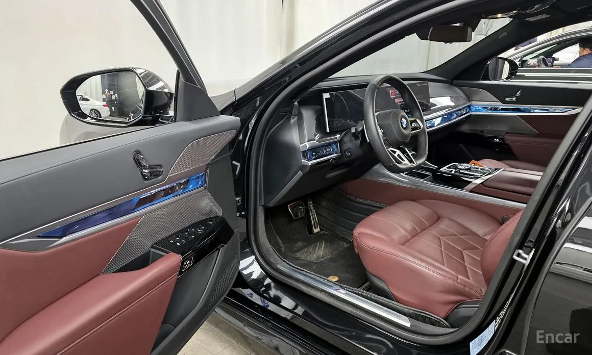 Фото 10 - BMW 7 Series