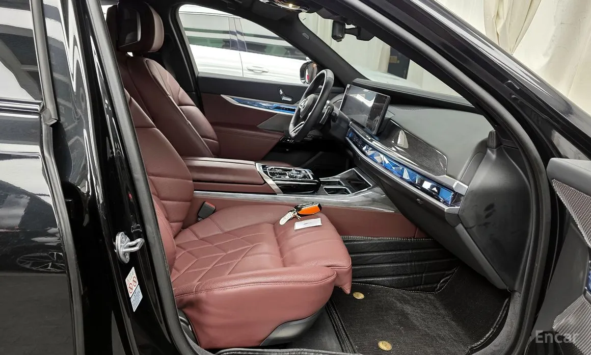 Фото 11 - BMW 7 Series