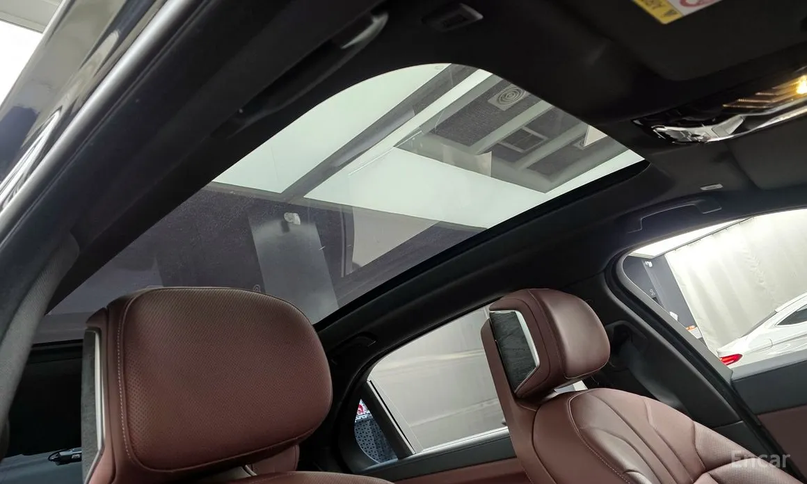 Фото 17 - BMW 7 Series