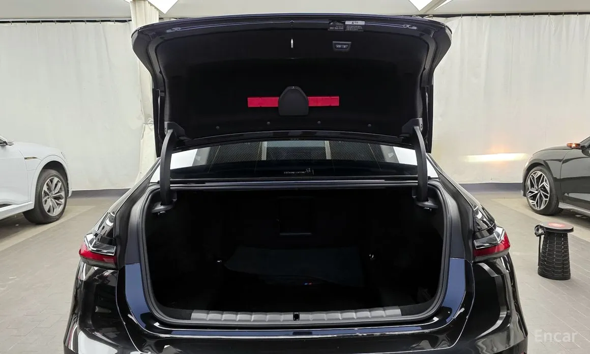 Фото 20 - BMW 7 Series