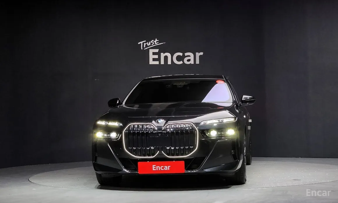 Фото 3 - BMW 7 Series