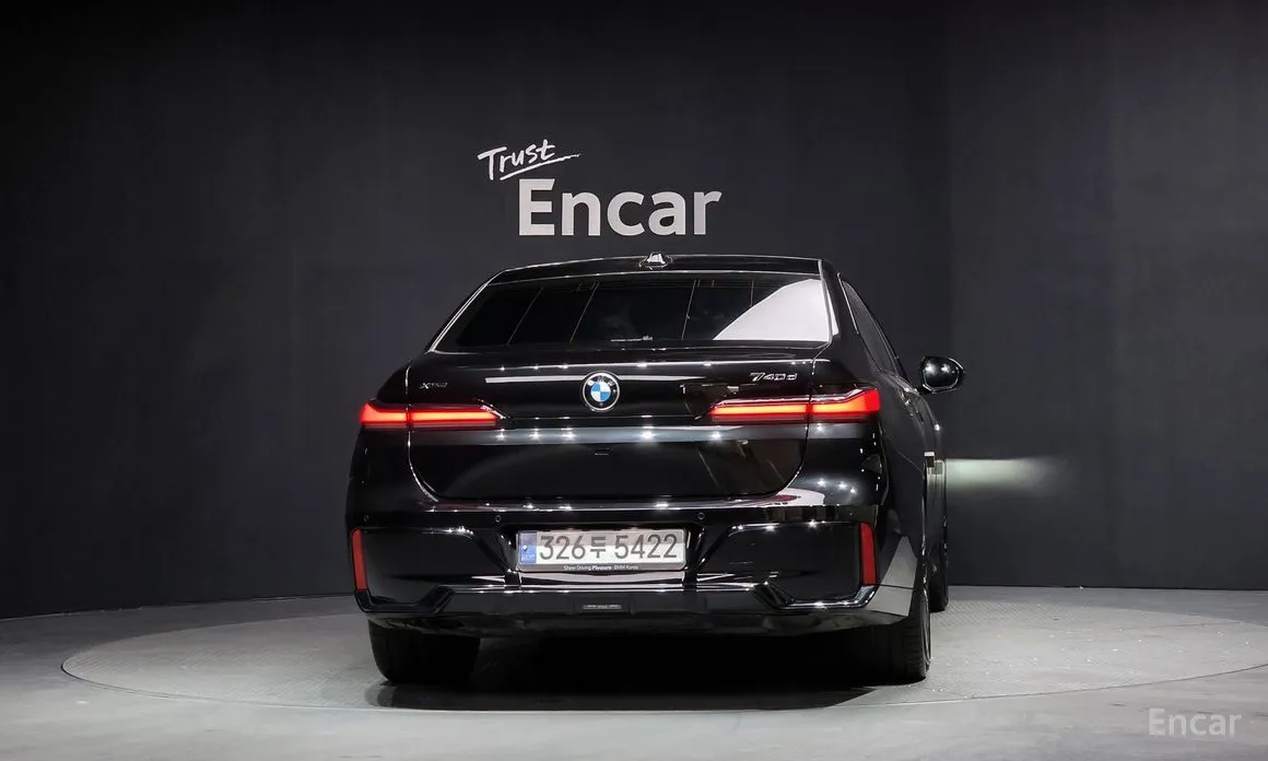 Фото 4 - BMW 7 Series