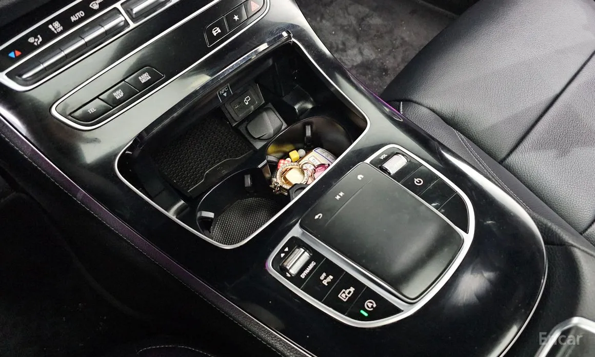 Фото 15 - Mercedes-Benz E-Class