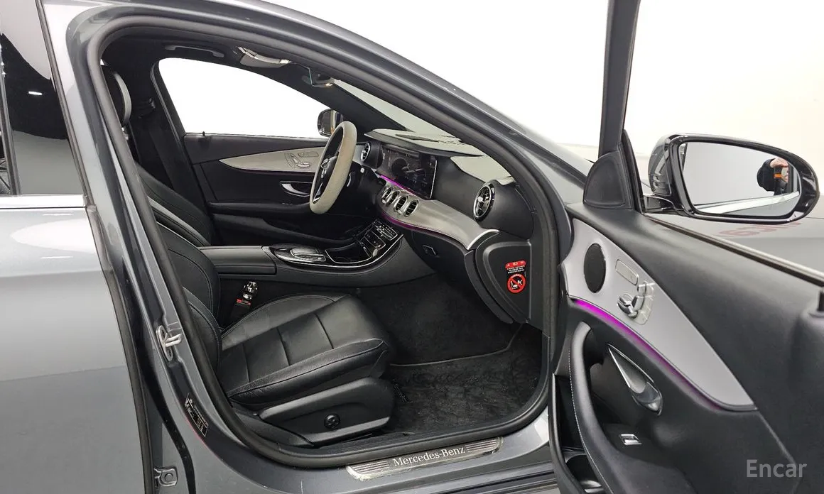 Фото 18 - Mercedes-Benz E-Class