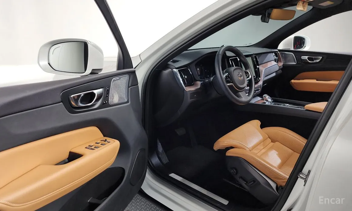 Фото 10 - Volvo XC60