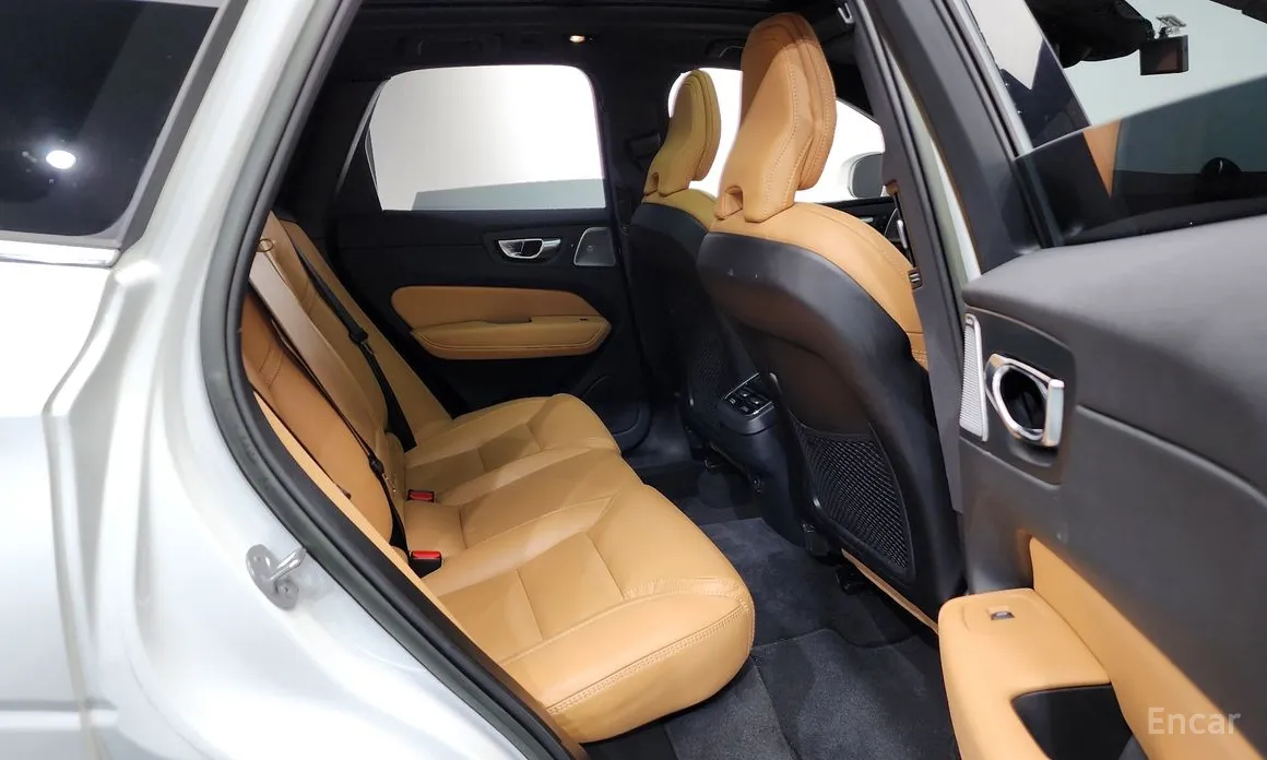 Фото 12 - Volvo XC60