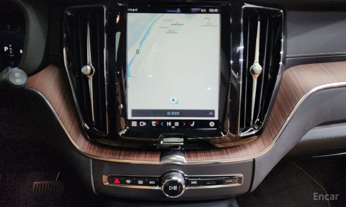 Фото 14 - Volvo XC60