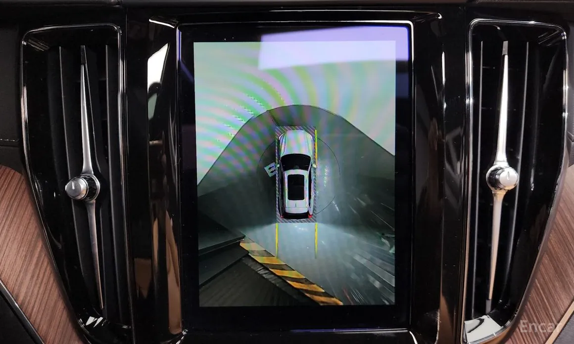 Фото 15 - Volvo XC60