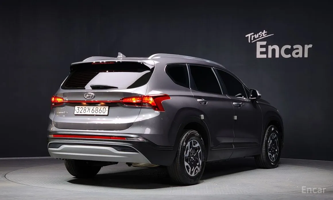 Фото 2 - Hyundai Santa Fe