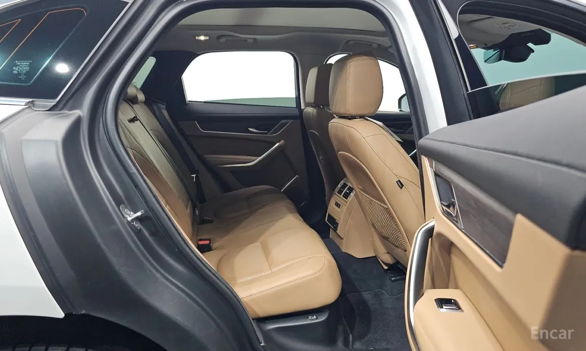 Фото 12 - Jaguar F-Pace