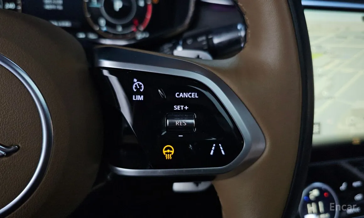 Фото 14 - Jaguar F-Pace